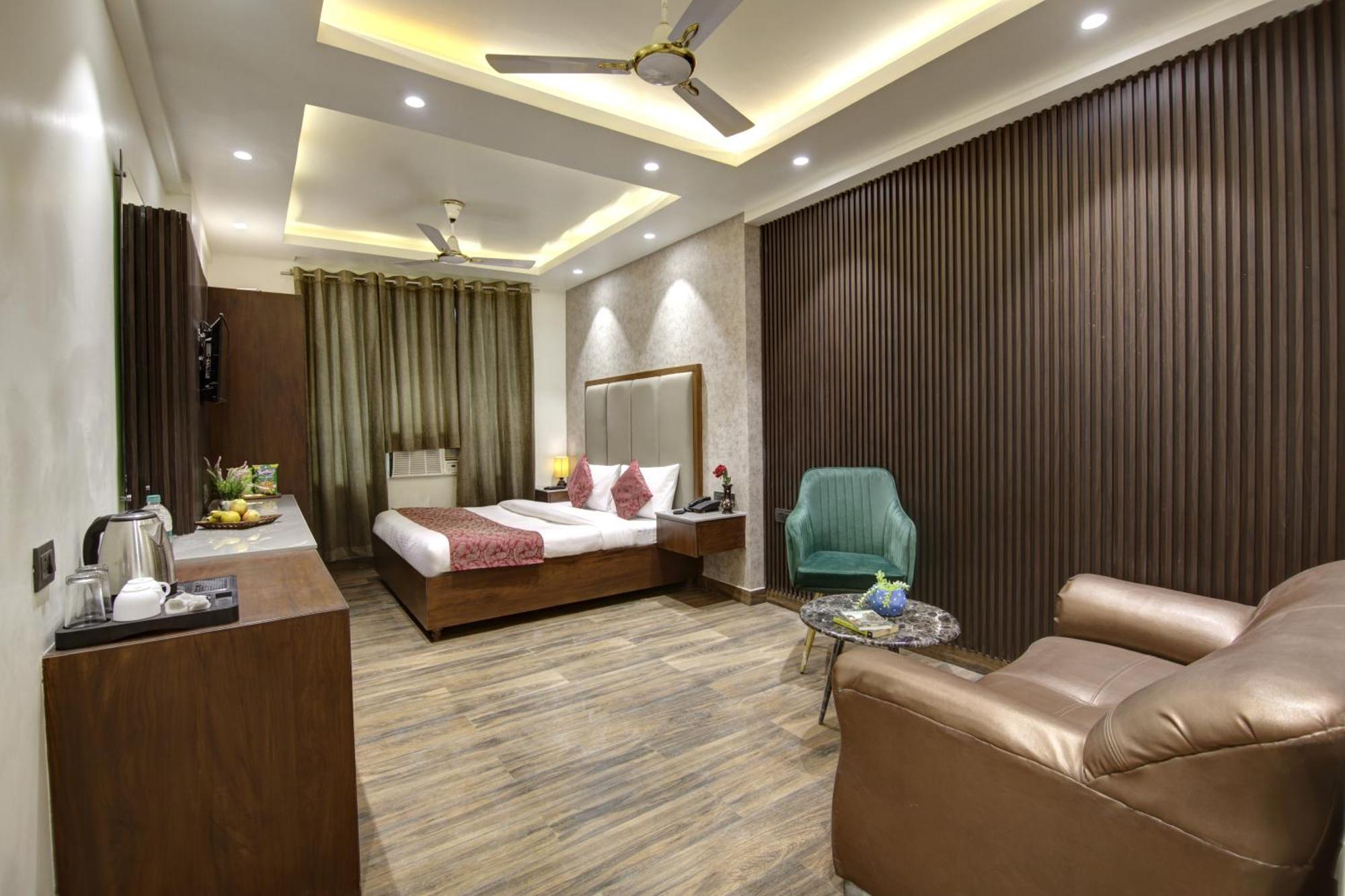 Hotel Kashish Plaza - 5 Mins From Metro Station Deli Exterior foto
