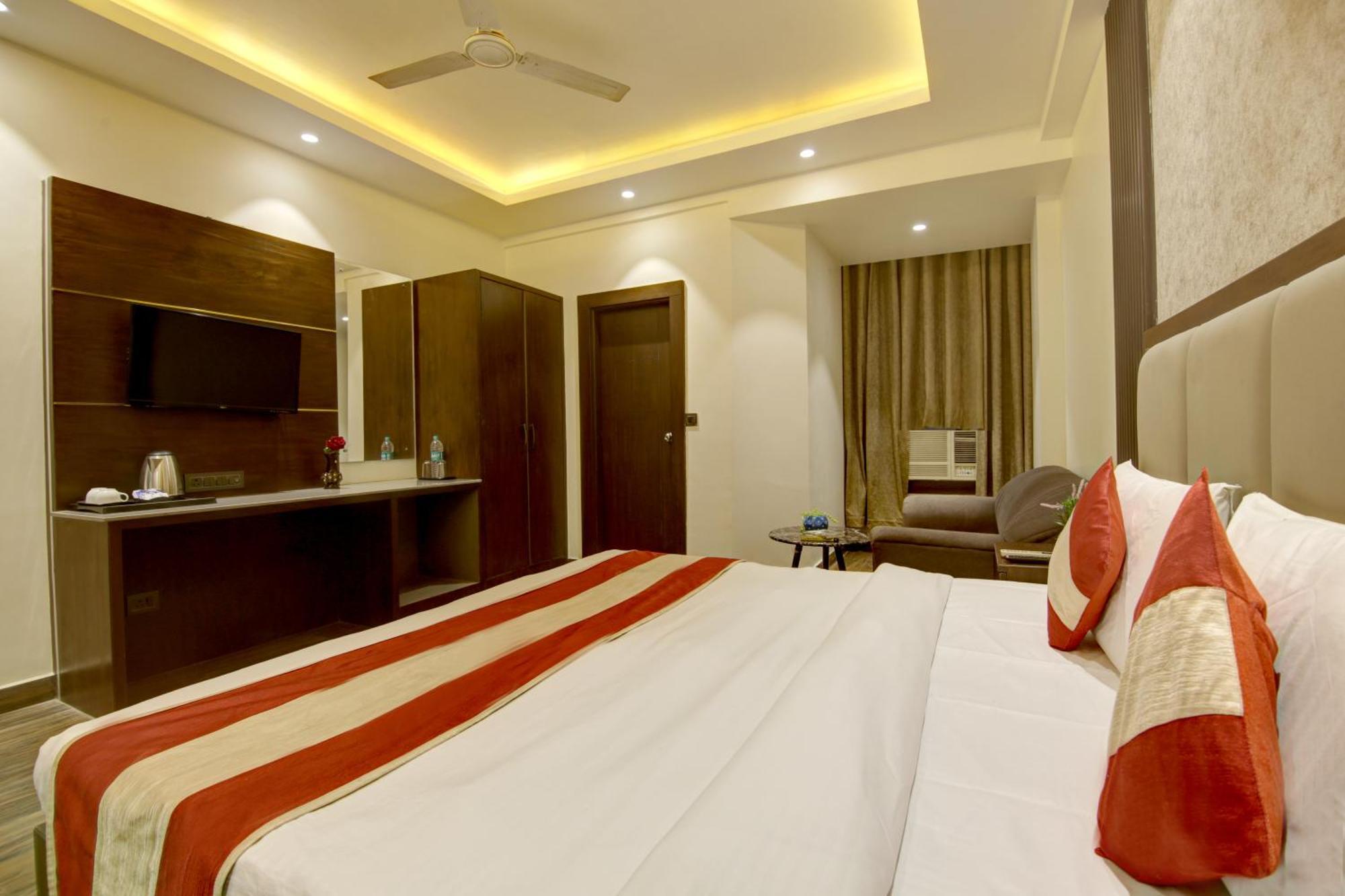 Hotel Kashish Plaza - 5 Mins From Metro Station Deli Exterior foto