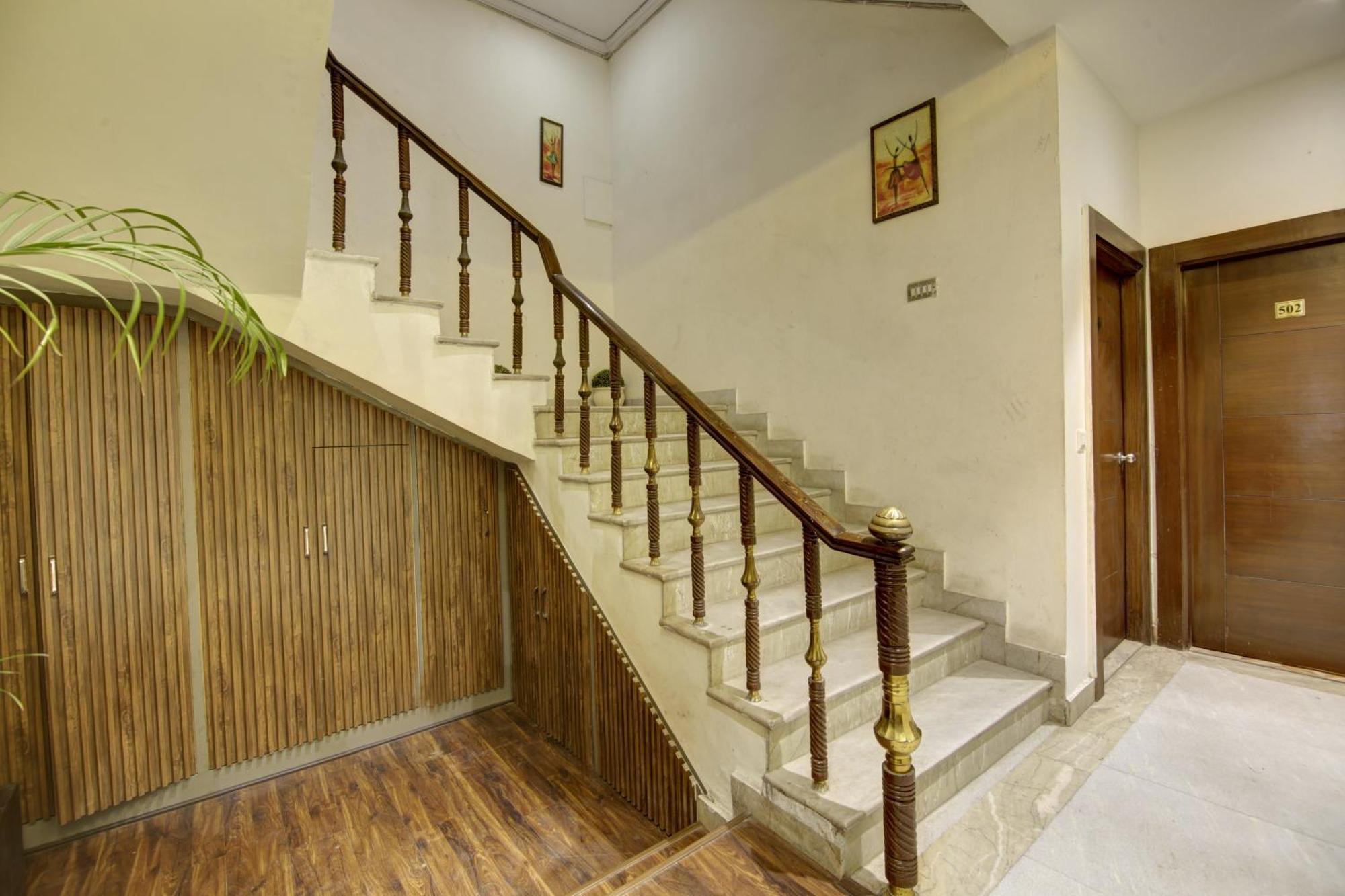 Hotel Kashish Plaza - 5 Mins From Metro Station Deli Exterior foto