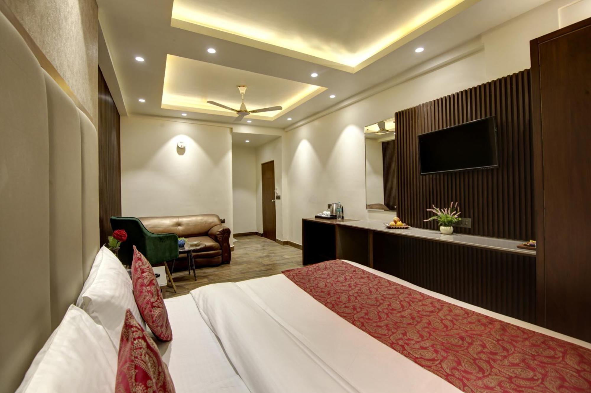 Hotel Kashish Plaza - 5 Mins From Metro Station Deli Exterior foto