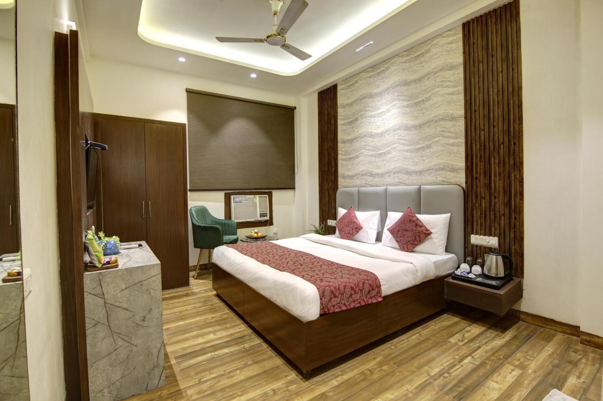 Hotel Kashish Plaza - 5 Mins From Metro Station Deli Exterior foto