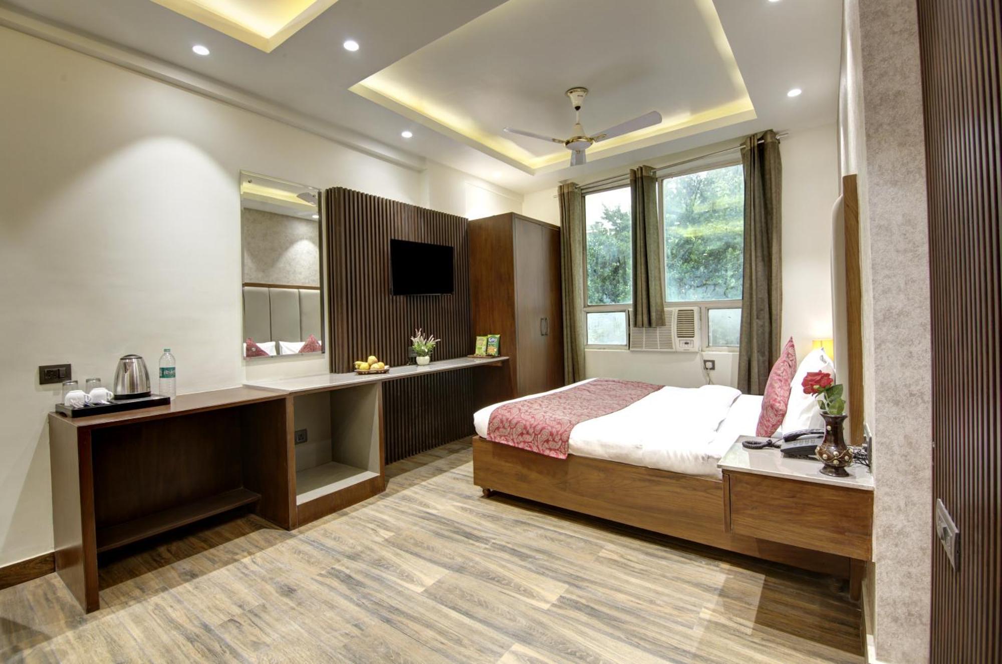Hotel Kashish Plaza - 5 Mins From Metro Station Deli Exterior foto