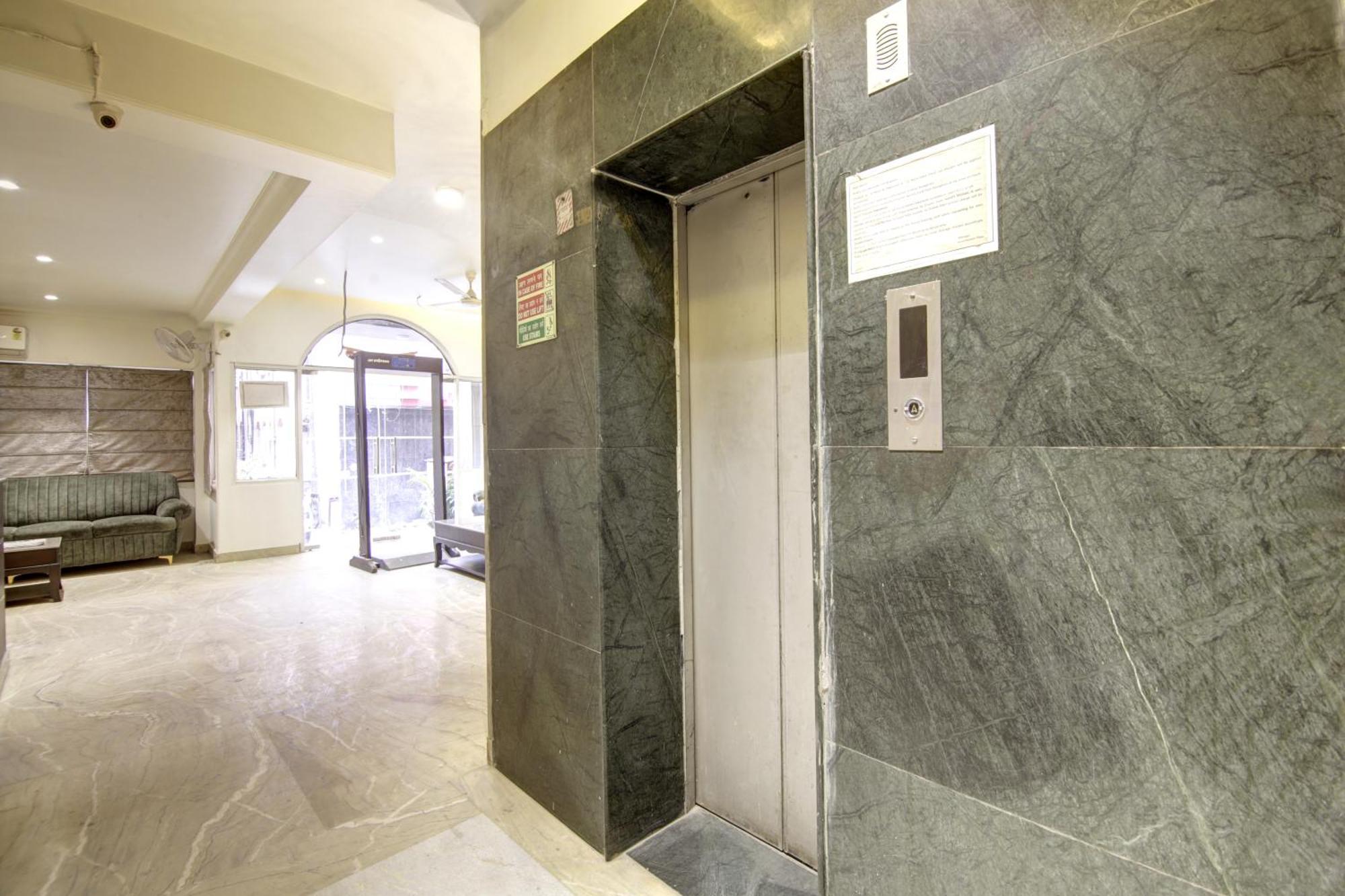 Hotel Kashish Plaza - 5 Mins From Metro Station Deli Exterior foto