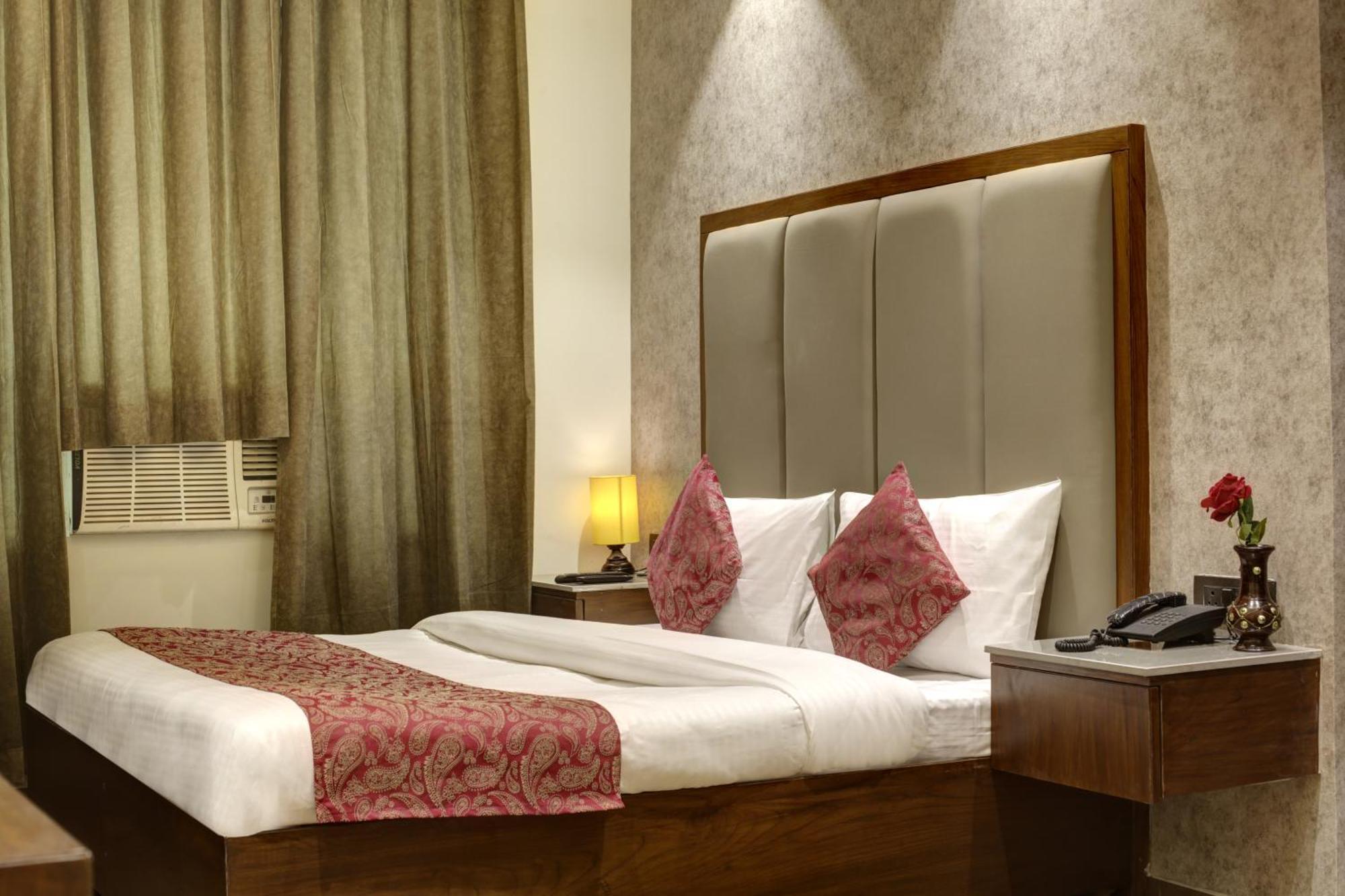 Hotel Kashish Plaza - 5 Mins From Metro Station Deli Exterior foto