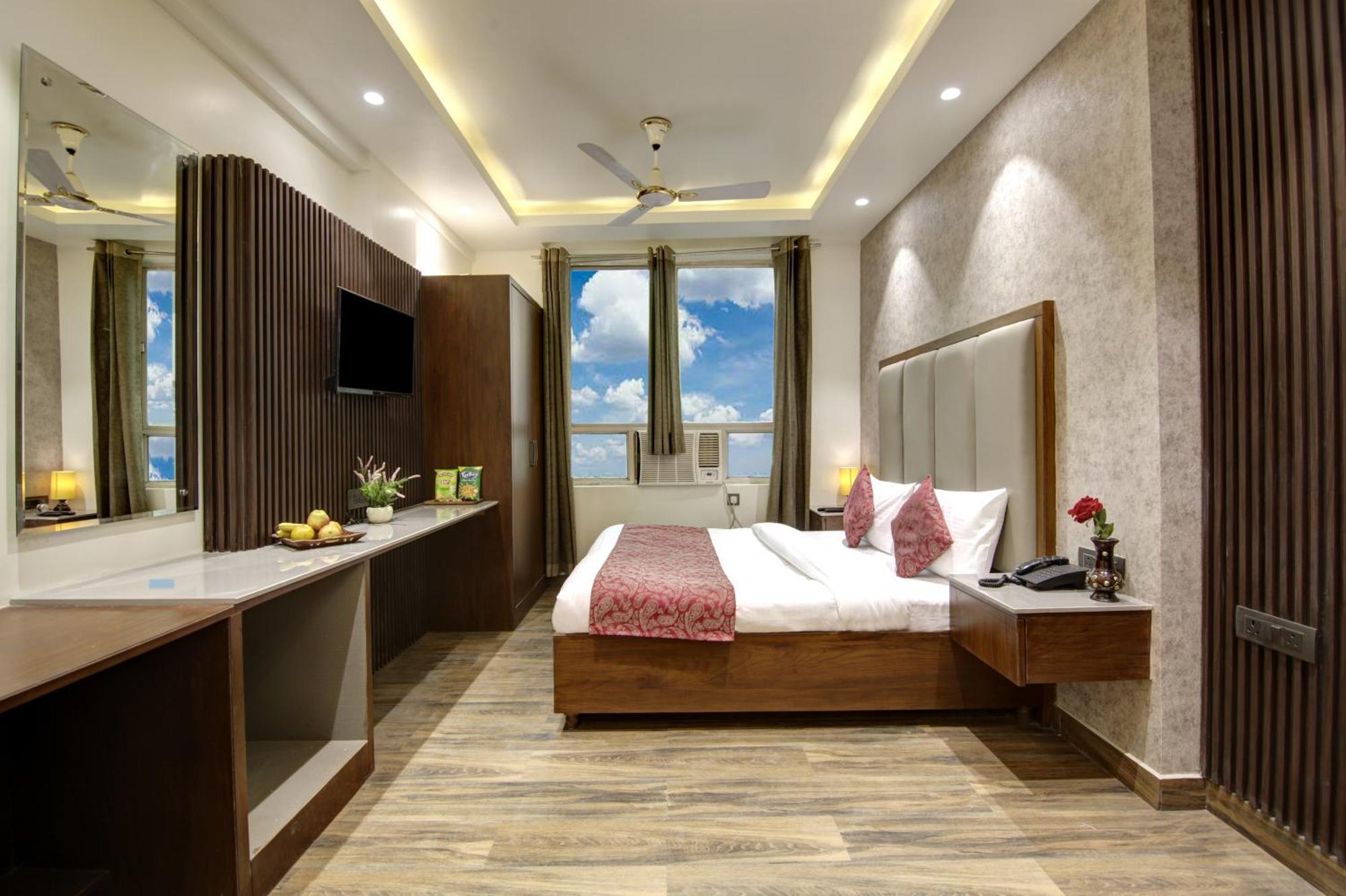 Hotel Kashish Plaza - 5 Mins From Metro Station Deli Exterior foto