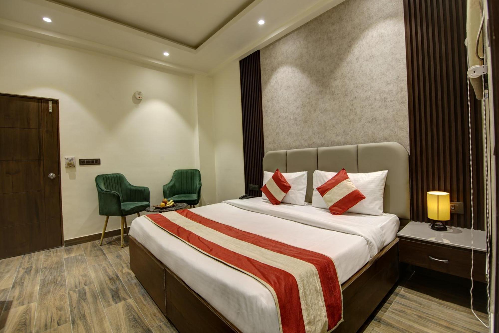 Hotel Kashish Plaza - 5 Mins From Metro Station Deli Exterior foto