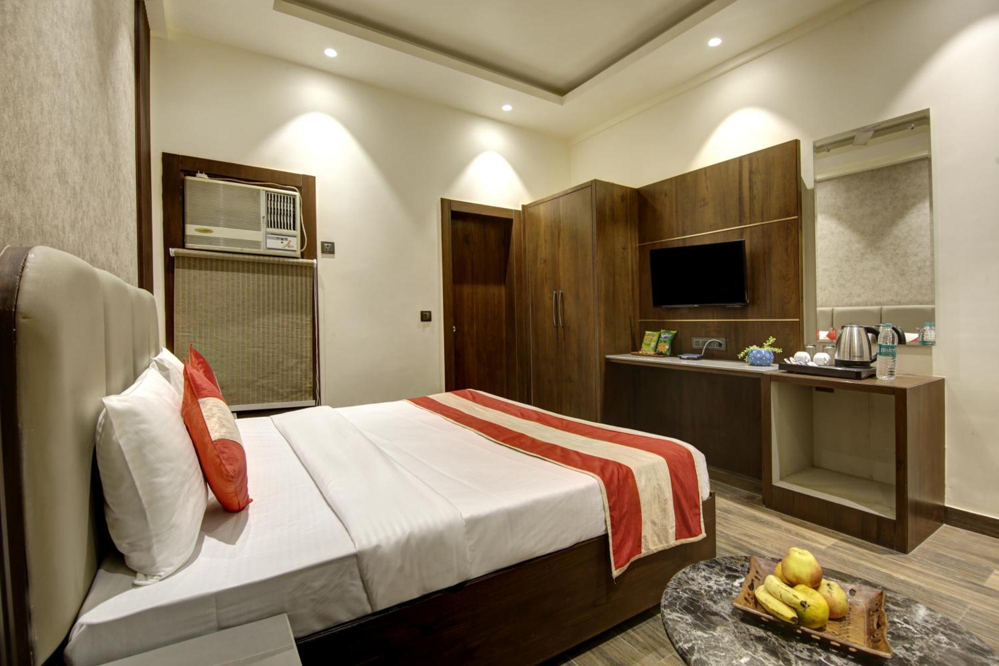 Hotel Kashish Plaza - 5 Mins From Metro Station Deli Exterior foto