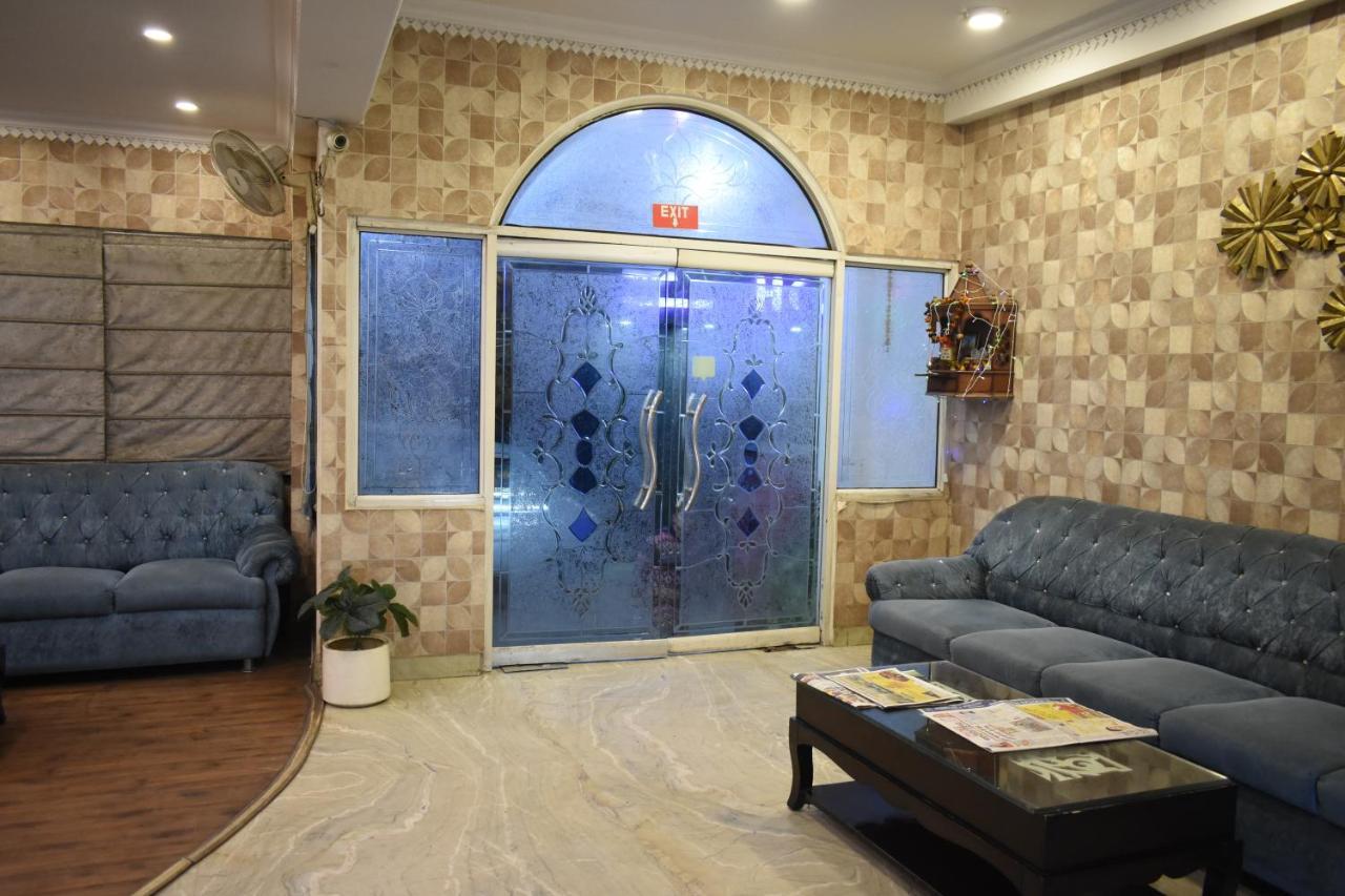 Hotel Kashish Plaza - 5 Mins From Metro Station Deli Exterior foto