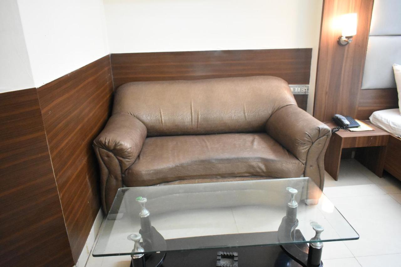 Hotel Kashish Plaza - 5 Mins From Metro Station Deli Exterior foto
