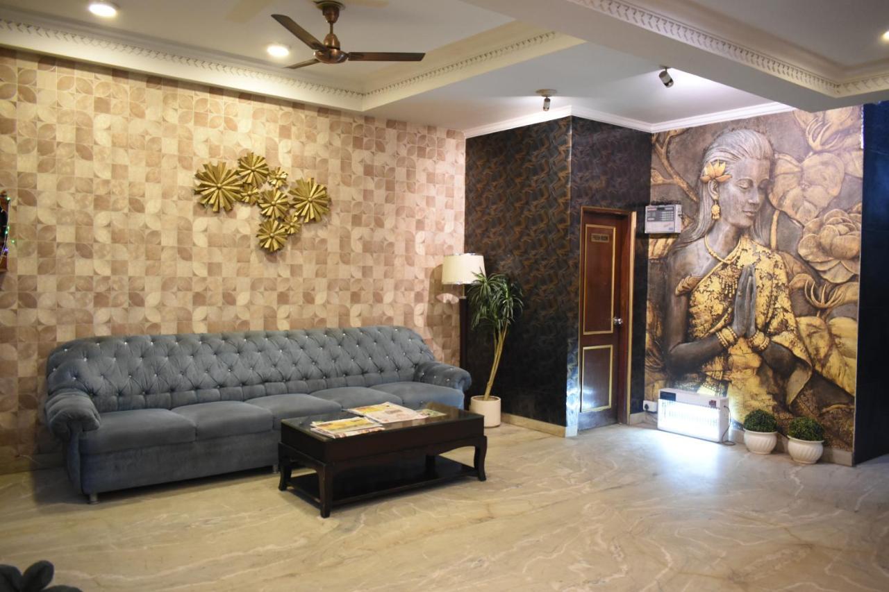 Hotel Kashish Plaza - 5 Mins From Metro Station Deli Exterior foto